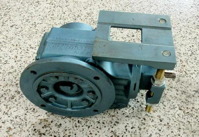 NEW SEW EURODRIVE KAF67AD2P GEAR REDUCER 108.03:1