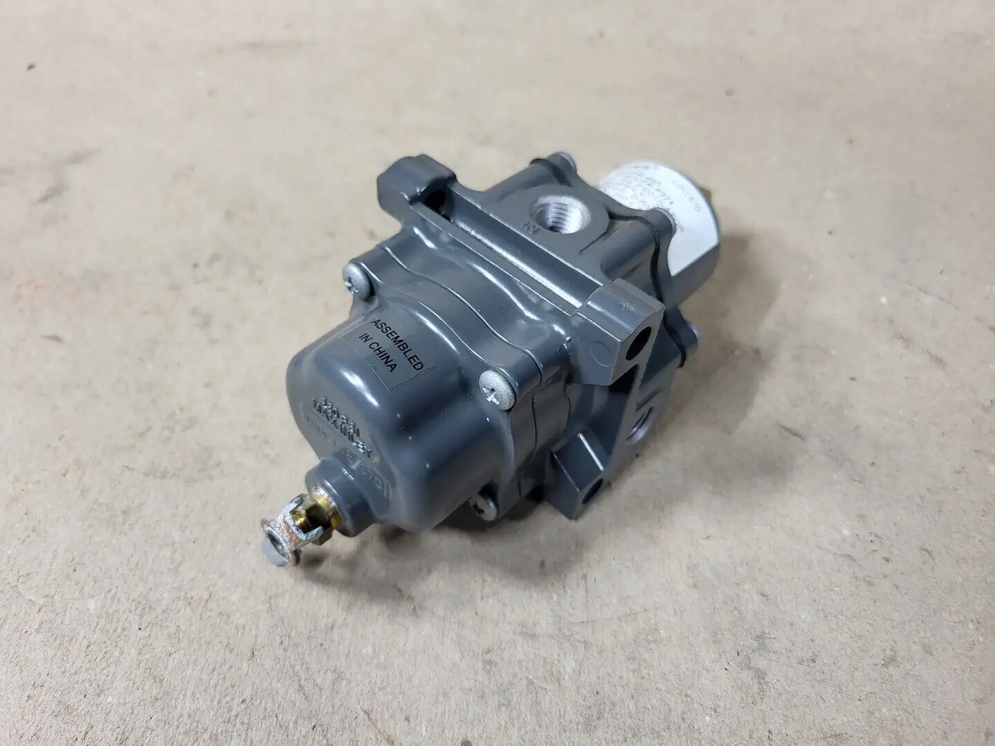 NEW FISHER 67CFR-600