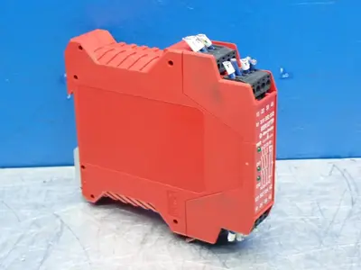 USED ALLEN BRADLEY 440RN23132