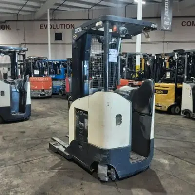 USED 2019 CROWN RR5725-45