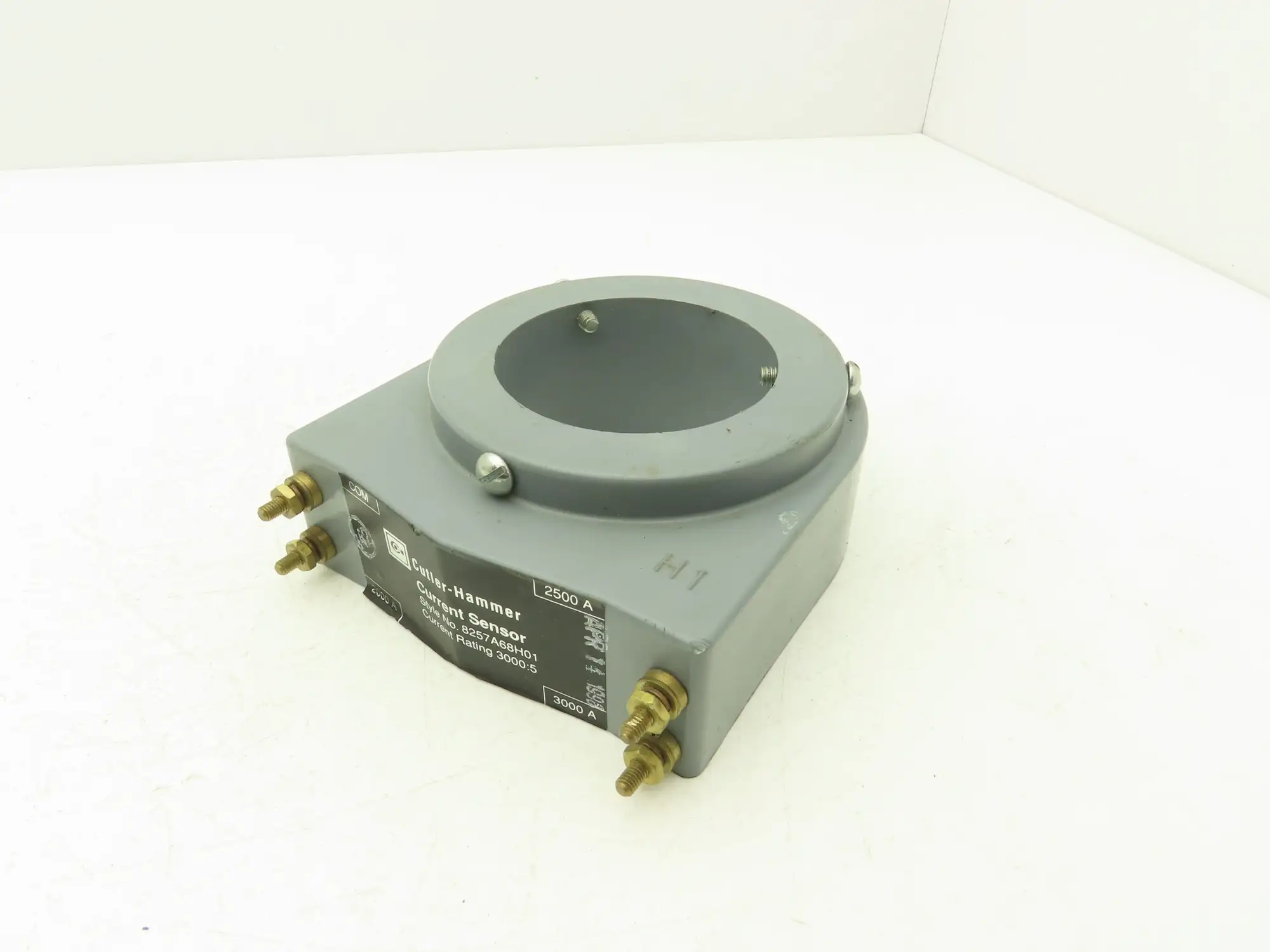 Cutler Hammer 8257A68H01 Current Sensor Current Rating 2000-3000A CH Multi Ratio