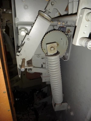 General Electric AM13.8-1000-3H Magne Blast Circuit Breakers