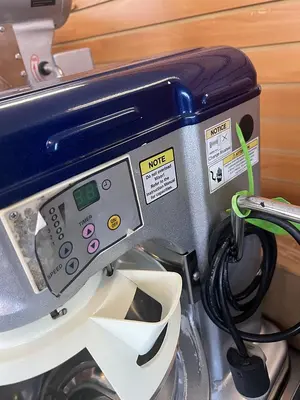 USED HOBART MIX1007