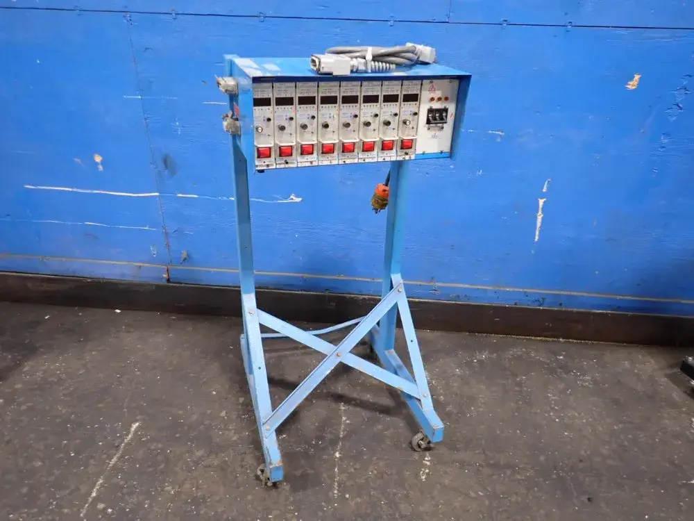 D-m-e Company Temperature Controller