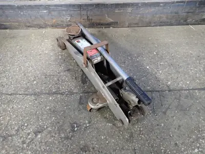 USED PRO LIFT F275