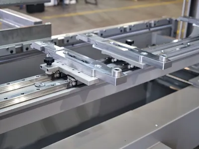PIONEER Forge 15010 Press Brakes | Pioneer Machine Sales Inc. (9)
