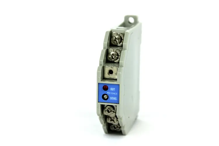 Used KEYENCE ES-32DC Proximity Sensors Kentucky US | Industrial Parts R Us Inc. #357198