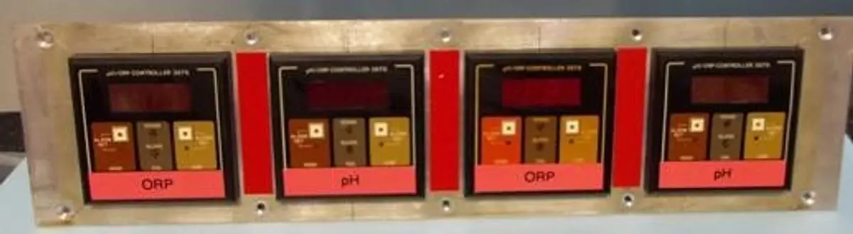 QTY. 4. R.O.C. PH/ORP CONTROLLERS 3676 MODEL: 3676...