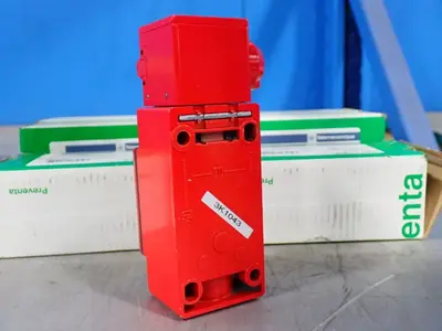 USED TELEMECANIQUE XCS B703