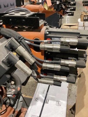 NEW 2015 KUKA KR16 L6-2 + KR C4 NA