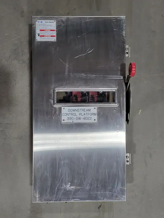Used CUTLER-HAMMER 4HD364NFW Switchgears British Columbia CA | Lenmark #238522