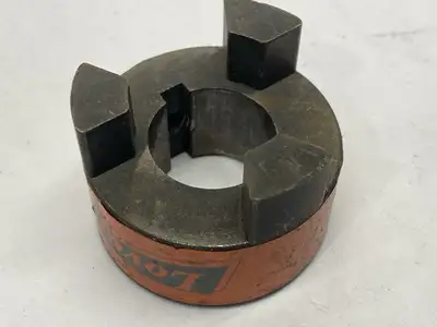 L-075 .875 | Lovejoy  Standard Jaw Coupling Half 0.875" LOT OF 2 - Used