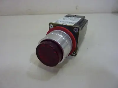 NEW ALLEN BRADLEY 800MR-PB16RA RED