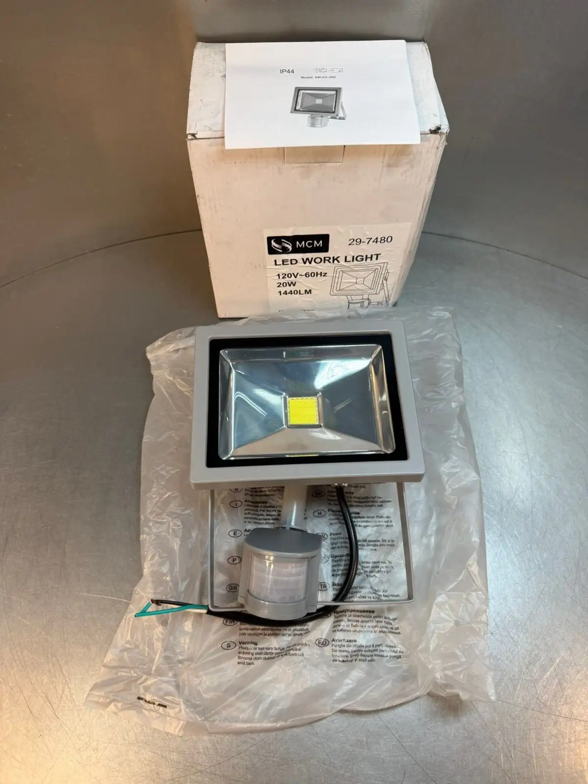 Mcm Led Work light 29-7480 120V~60Hz 20W 1440LM (6.5.1)