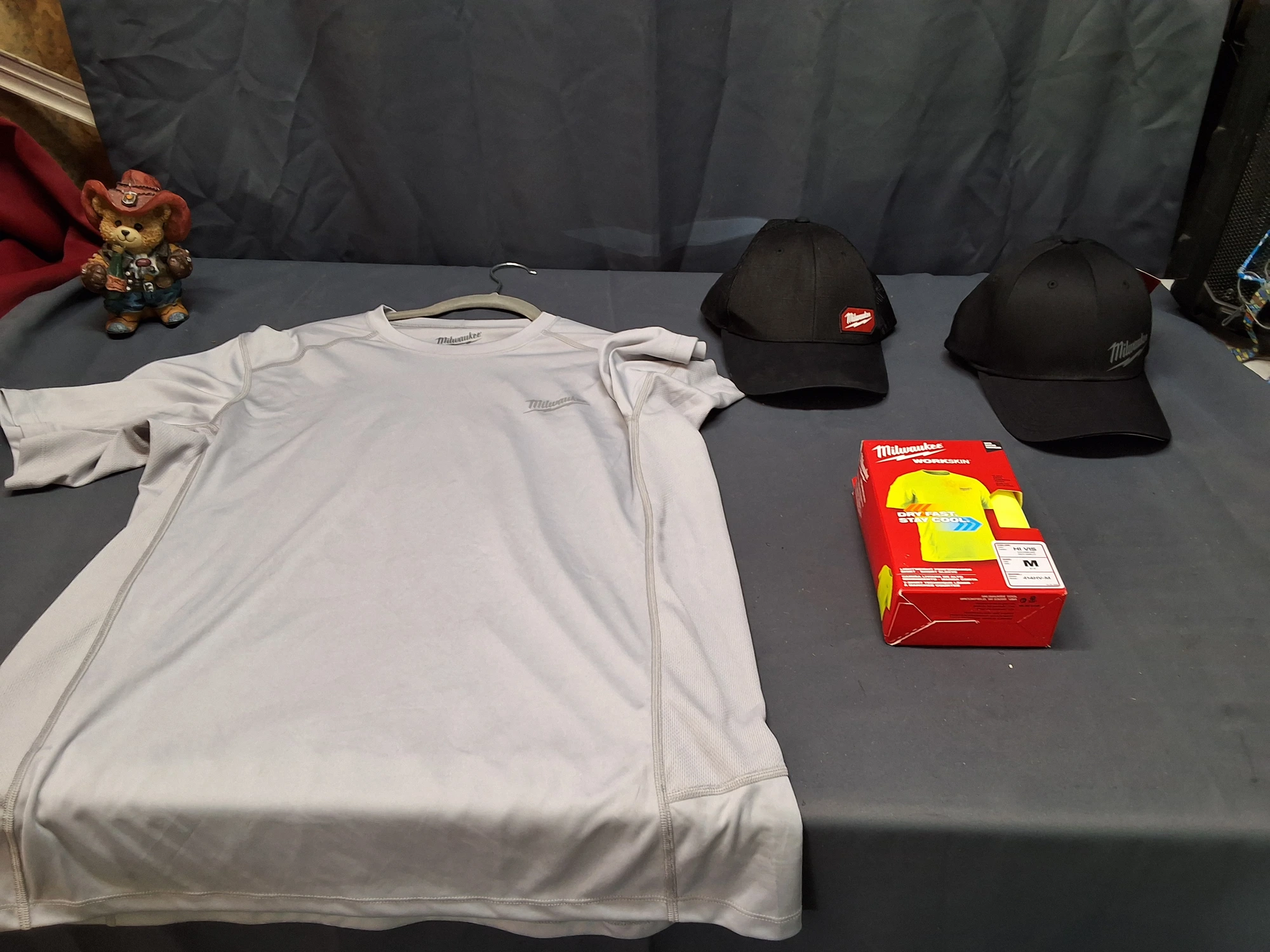 Used _UNKNOWN_ _UNKNOWN_ Apparel, Gloves, Lab Coats Michigan US | Miedema Asset Management Group #1424852