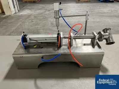 USED Quantitative filling machine Quantitative Liquid Filling Machine