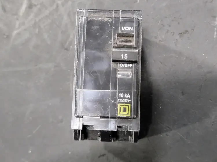 Used SQUARE D QOB215 Switchgears British Columbia CA | Lenmark #241290