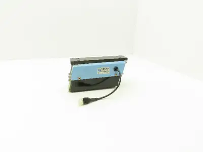 Osaka Seiko Small Parts Feeder Linear Conveyor Vibration Magnetic Motor 200V