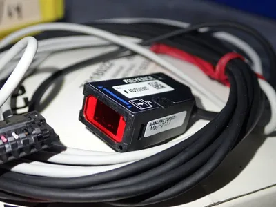 NEW KEYENCE LVNH100