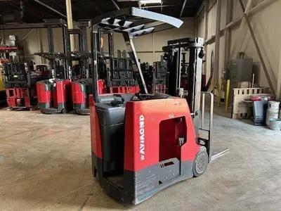 Used 2017 RAYMOND 425C30TT 3-Wheel Stand up Electric Counterbalance Forklifts Illinois US | Somerset Equipment Sales #1546266