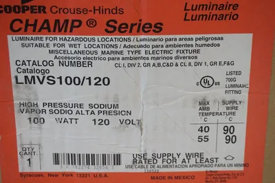 NEW COOPER CROUSE HINDS LMVS100 / 120 LIGHT WITH APM2 LMVS100