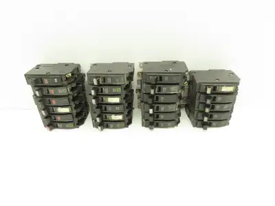 Square D QOB120  20 Amp Circuit Breaker 1-Pole 20A Bolt-On 120/240V  Lot of 23