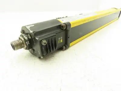 Allen Bradley 440L-T4J0320YD Light Curtain Guardmaster Transmitter Ser A Rev A