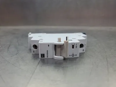 CUTLER-HAMMER WUVR240A Side Mount 240V Undervoltage Contactor. 4E-11