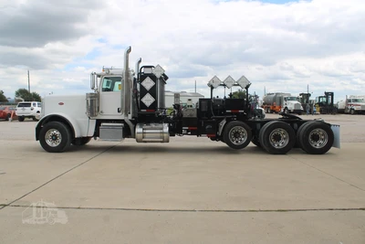 Used 2012 PETERBILT 389 Vacuum Truck Texas US | Roll Off Truck World #1491931