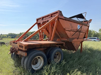Used GRAVEL SPREADER _UNKNOWN_ Misc Spreaders Michigan US | Miedema Asset Management Group #1320840