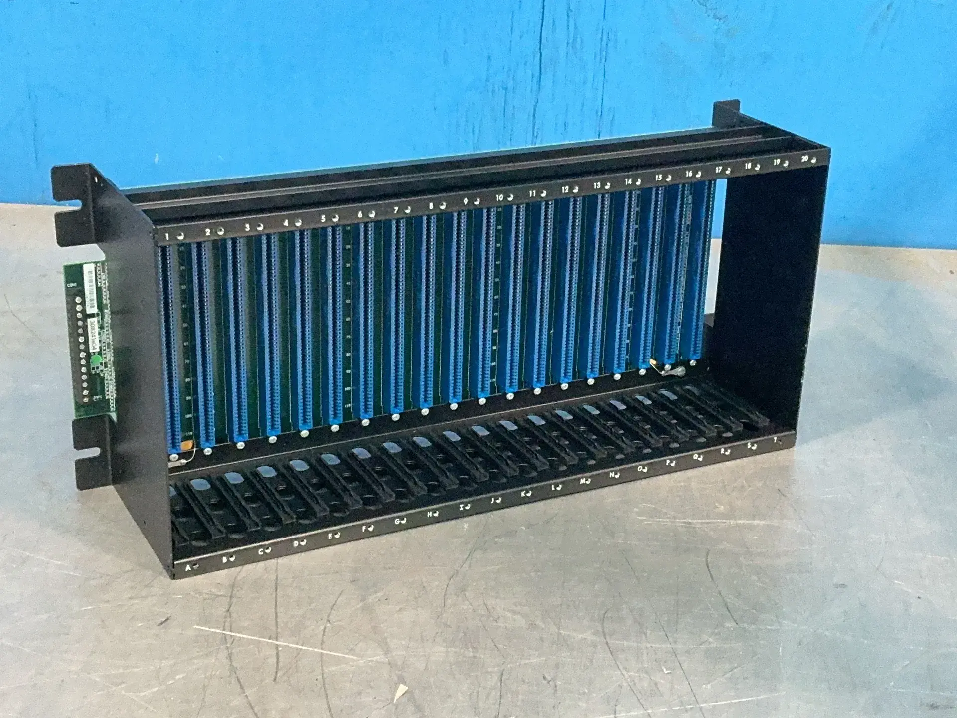 Used UNICO 308233E06 PLC Chassis Ohio US | HGR 24 #1266533