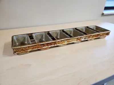 6-Strap Bread Loaf Pan