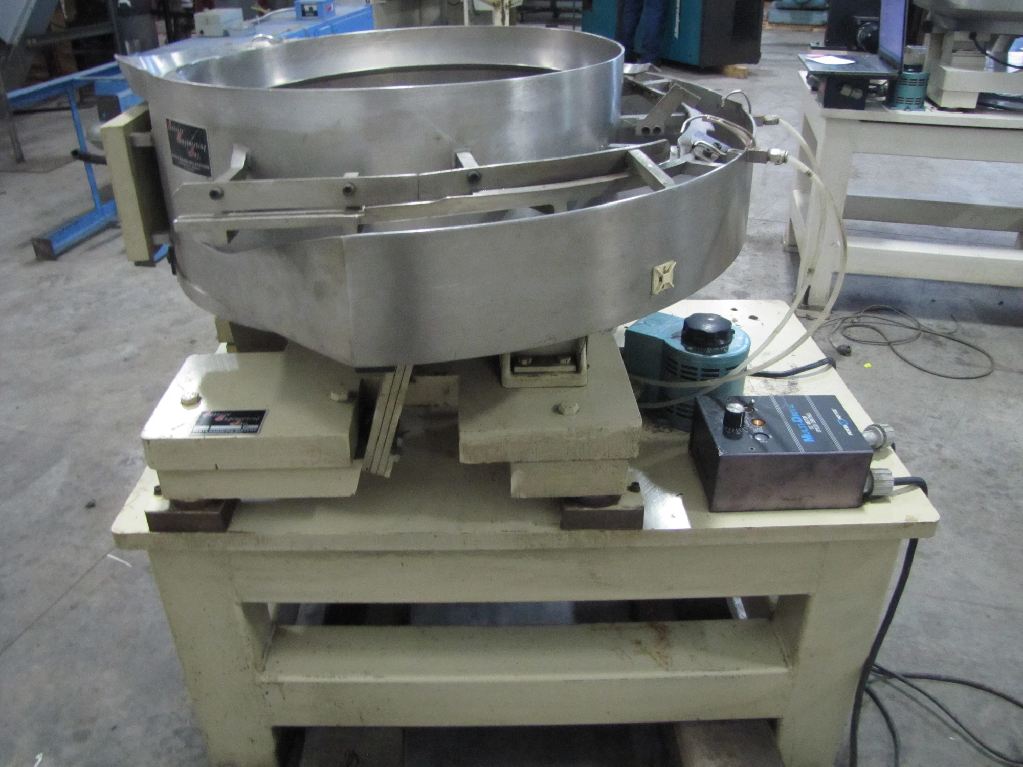 Used 1988 SERVICE ENGINEERING Model N/A | VIBRATORY FEEDERS