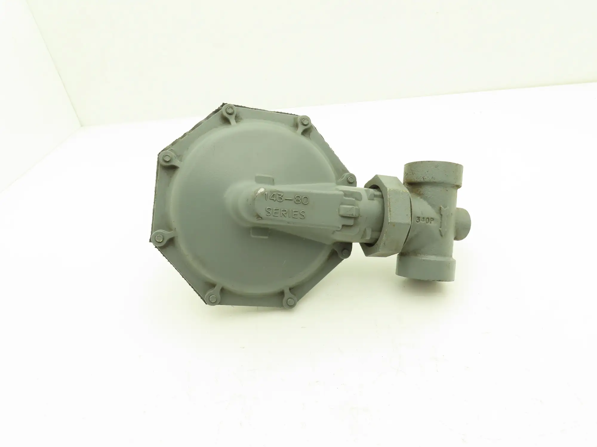 Sensus 143-80 Service Regulator Gas Pressure 3/8" Orifice 1/2" NPT 6-14" WC