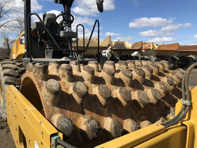 Used 2013 CATERPILLAR CP56B Single Drum Rollers New York US | Abele Tractor #1343185