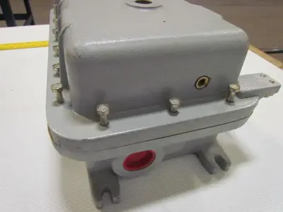 Allen Bradley 513-CHH-41 Combination Starter Circuit Enclosure Only No handle