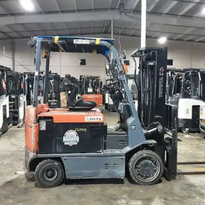 USED 2017 TOYOTA 7FBCU35