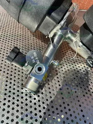 USED 4 ITT PURE-FLO STAINLESS STEEL DIAPHRAGM VALVES W/ 1.5" TO 1/2" SANITARY FITTING