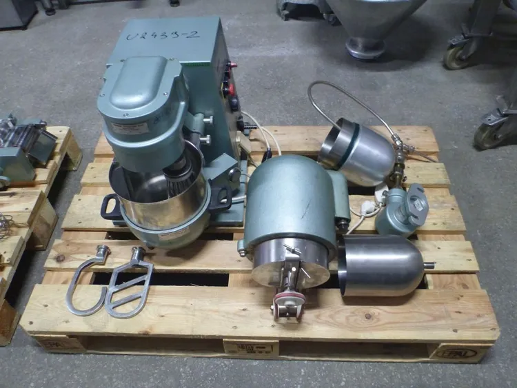 Used ERWEKA AR400 Miscellaneous Laboratory Equipment PL | Perry Equipment #123687
