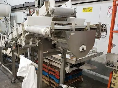 Cleated Incline Conveyor with Diverter Conveyor