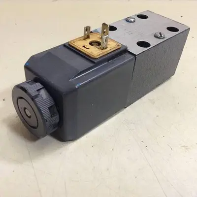 USED VICKERS DG4V-3-2AL-M-U-HL7-60