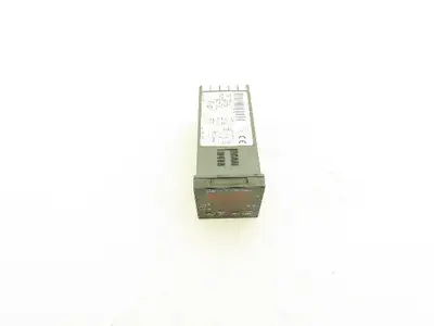 Barber-Colman 7SF Temperature Controller 100-240V VAC Supply