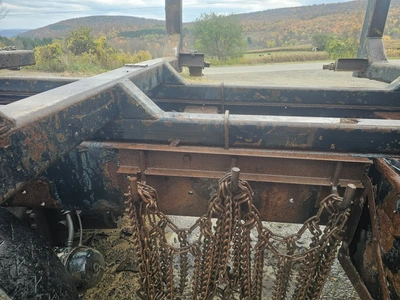 INTERNATIONAL 7600 tractor with loader | Iron Listing (11)