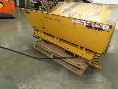 Econo Lift Pneumatic Tilt Table Tote Tipper 8000lbs 28° Degree 55 x 44" Top