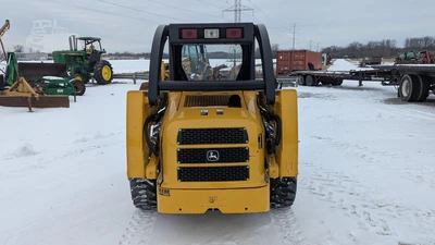 USED 2004 DEERE 240 II