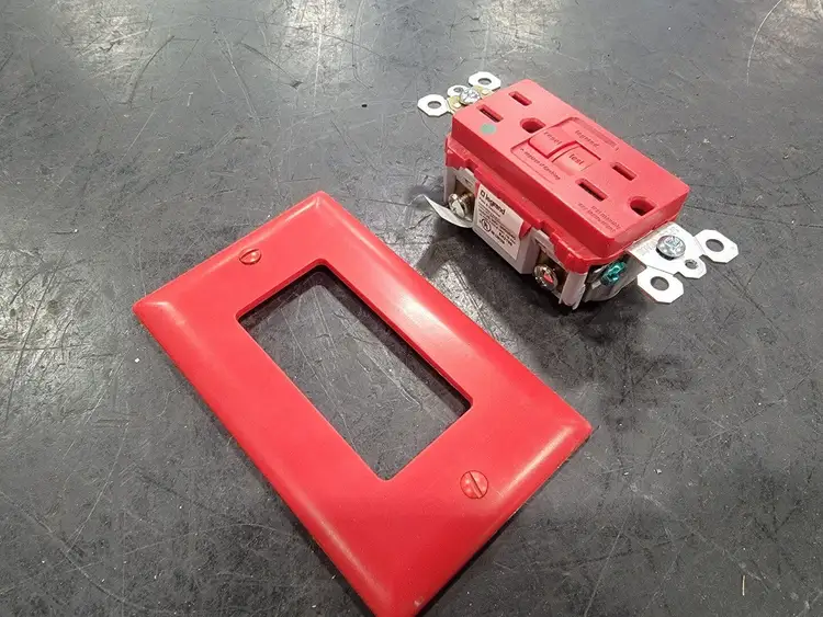 New | in-Stock PASS & SEYMOUR 1597HGTRRED Switchgears British Columbia CA | Lenmark #244573