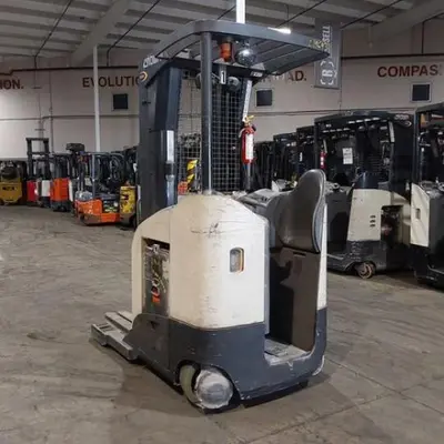 USED 2019 CROWN RR5725-45