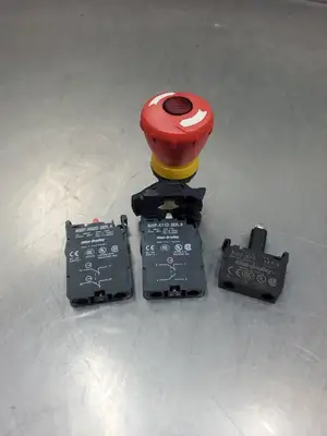 USED Allen-Bradley 800F-X02D/800F-X11D/800F-N3R E-Stop Pushbutton