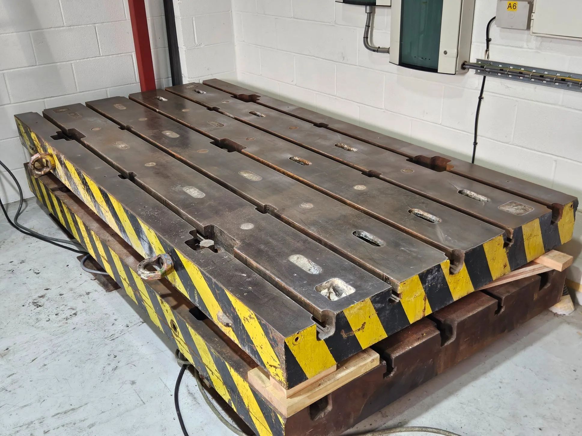 USED Bed Plate Tee Slotted