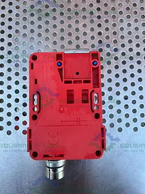 USED ALLEN BRADLEY GUARDMASTER TLS2-GD2 SAFETY INTERLOCK SWITCH